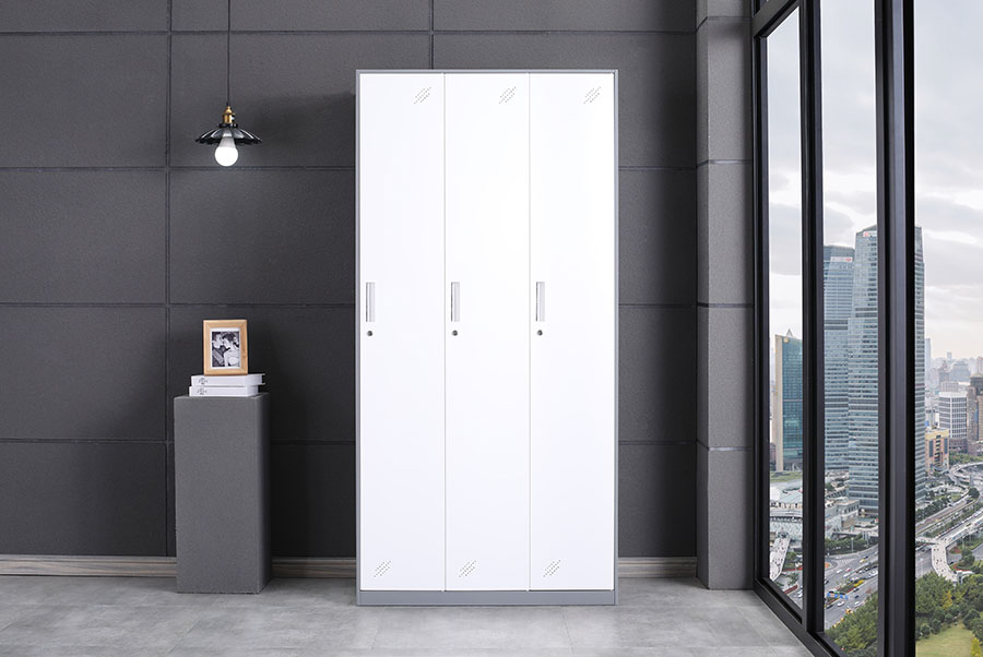 上海办公家具定制，三门更衣柜